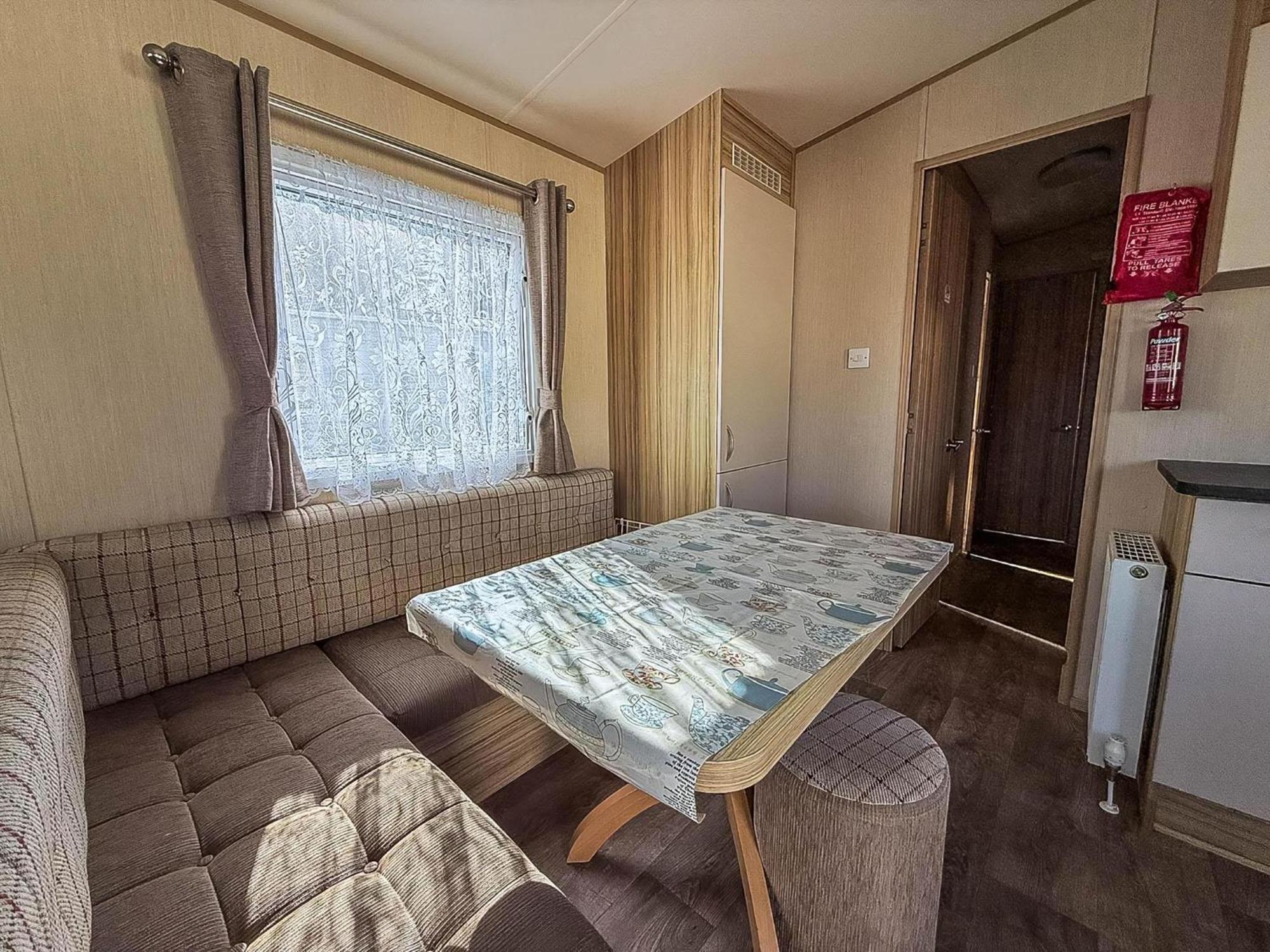 Great 8 Berth Caravan In Norfolk Near To Great Yarmouth Ref 20178Bs ホプトン・オン・シー エクステリア 写真